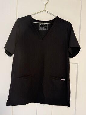 FIGS Casma Black Three-Pocket Scrub Top Size Large
